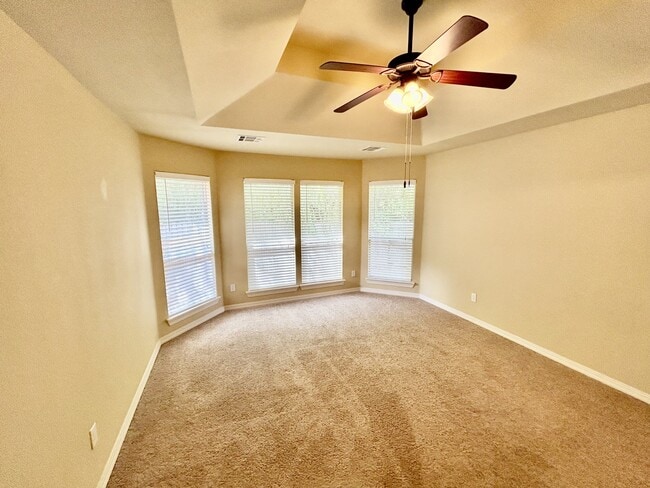 Building Photo - 1109 Emily Ln