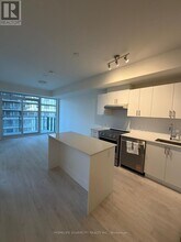 Building Photo - 27 Korda Gate