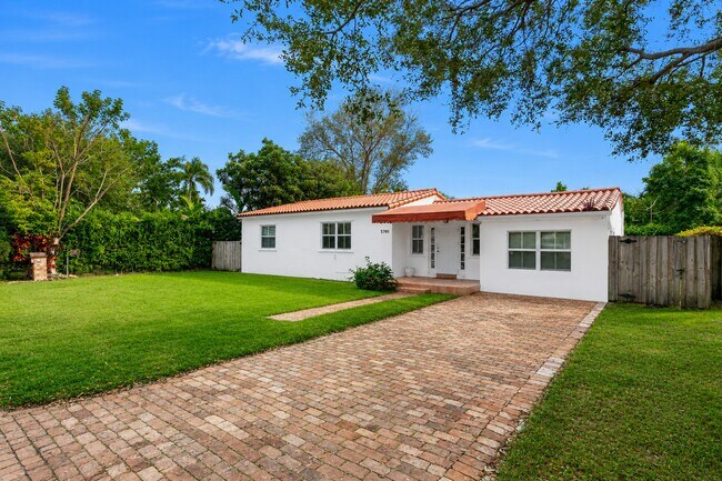 Photo - 5760 SW 51st St (Miami, FL) House