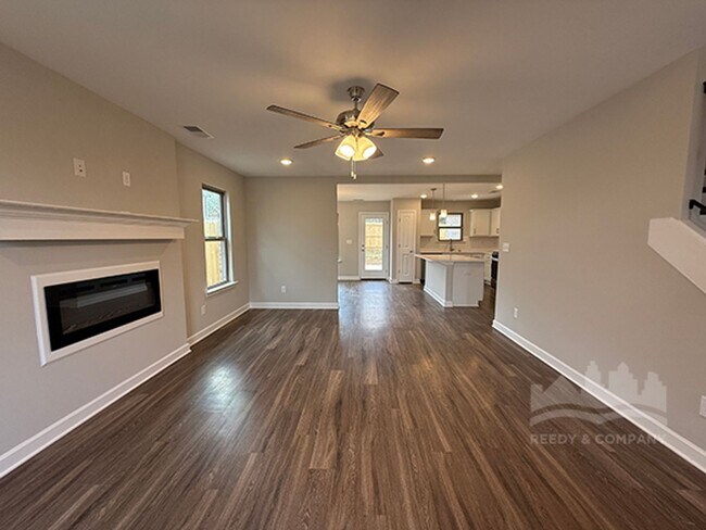 Building Photo - 340 Maple St