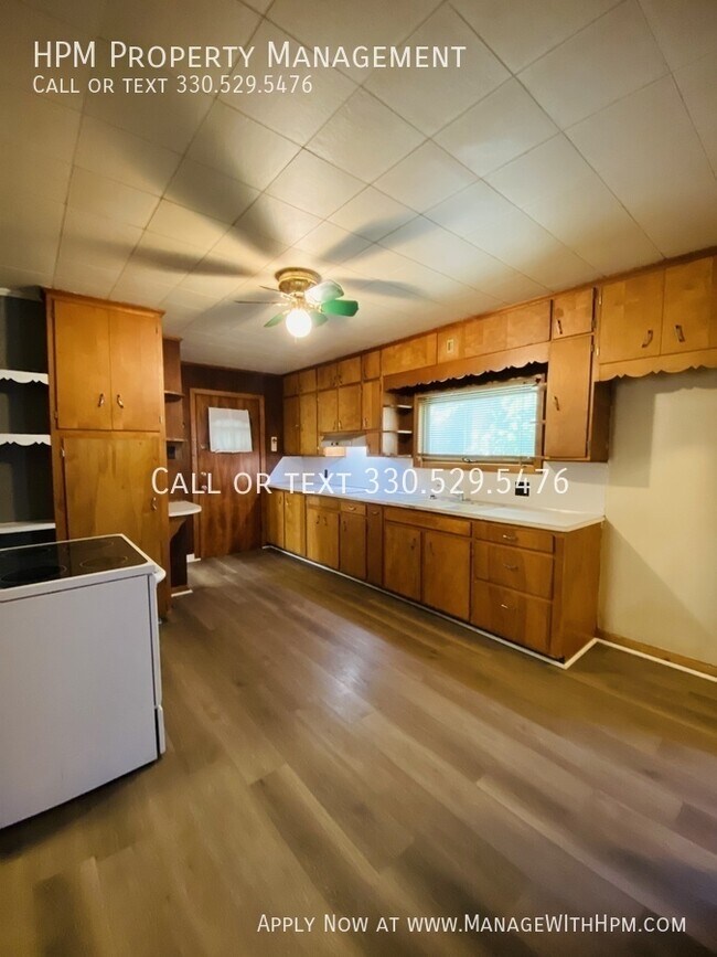 Foto del edificio - 628 Garfield Ave SW