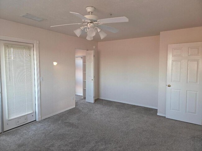 Foto del edificio - 1200 Glen Canyon Dr