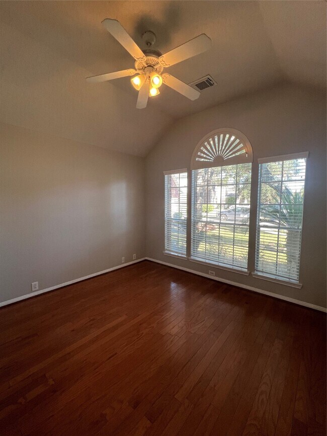 Foto del edificio - 2710 Sunhill Ct