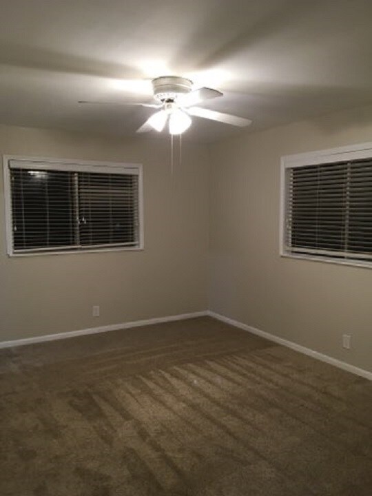 14.jpg - 312 Jagoe St
