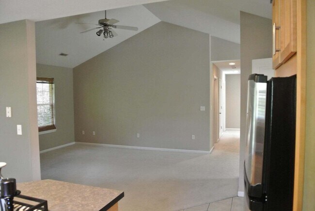 Building Photo - 703 W Old Plank Rd