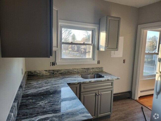 Building Photo - 39 Capron St