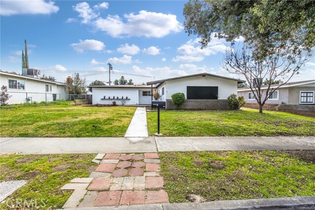 Foto del edificio - 1440 E Colton Ave