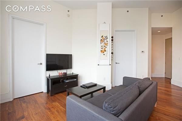 Building Photo - 10-17-17 Jackson Ave