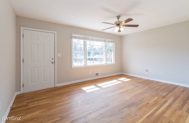 Building Photo - 3 br, 2 bath House - 4516 Dodson Drive