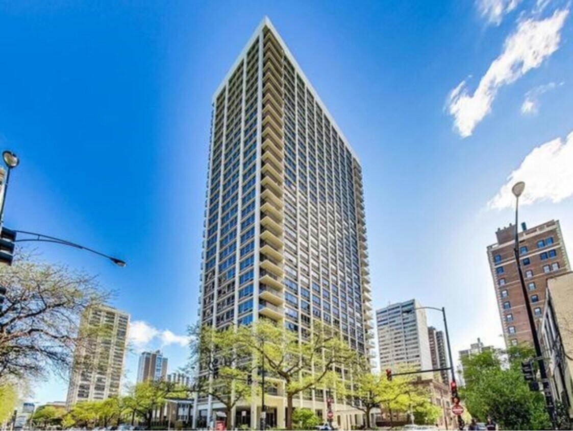 Foto principal - 88 W Schiller St