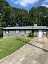 Building Photo - 3027 Millstone Ct SW