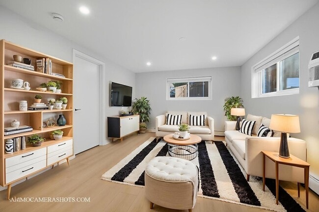 Building Photo - 143 Ann St