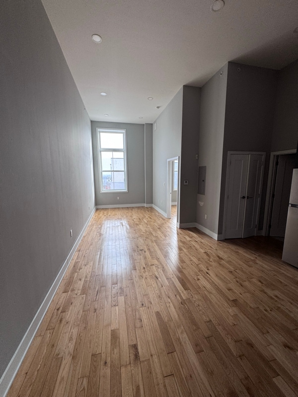 Foto del edificio - 1523 W Girard Ave