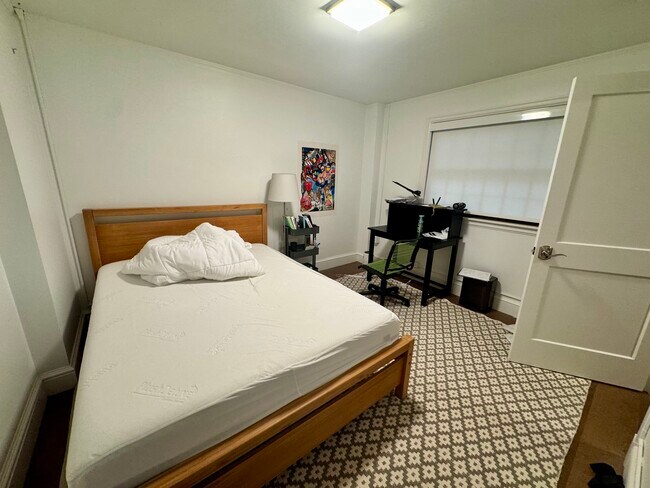 Foto del edificio - 1137 Massachusetts Ave