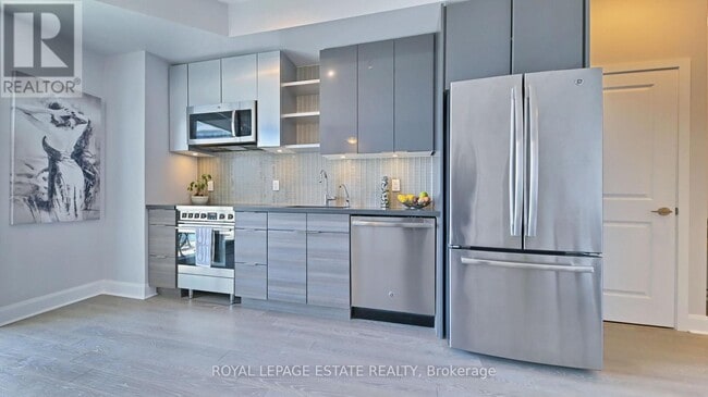 Building Photo - 33 Shore Breeze Dr