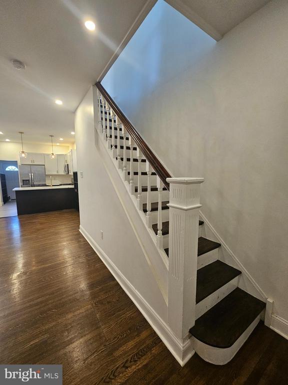 Foto del edificio - 150 E Pleasant St