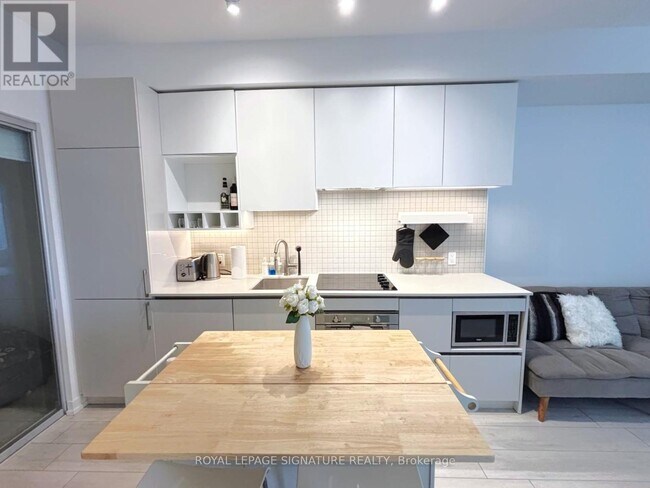 Photo du bâtiment - 950 Portage Pkwy