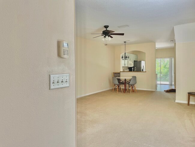 Building Photo - 15927 Fishhawk Creek Ln