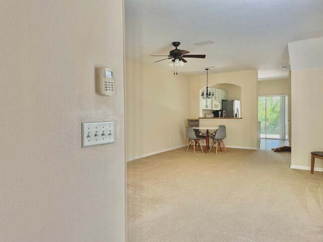 Foto del edificio - 15927 Fishhawk Creek Ln