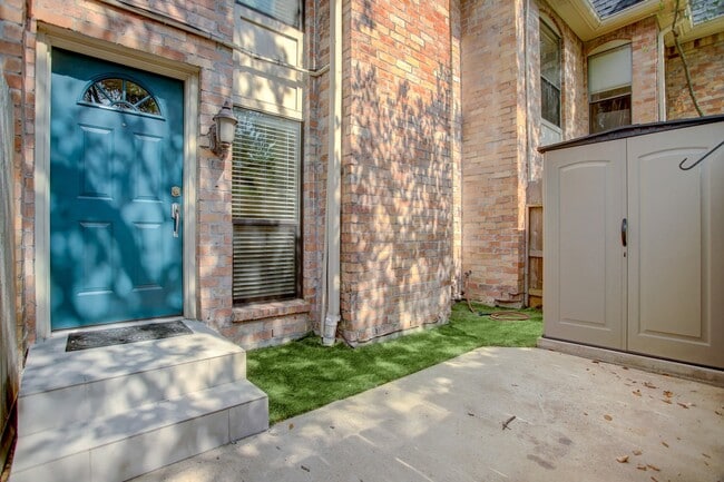 Building Photo - 1601 S Shepherd Dr