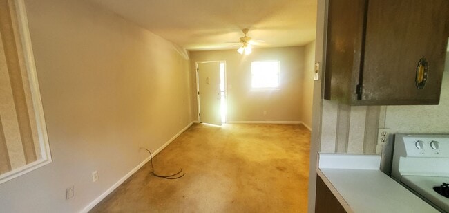 Photo - 3455 Valley Rd Apartment