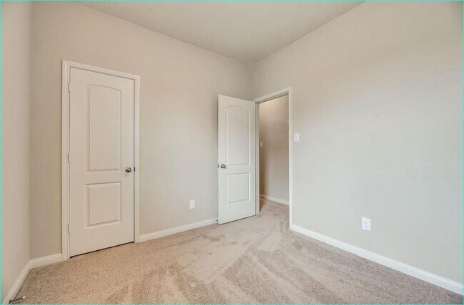 Building Photo - 1409 Park Trails Blvd