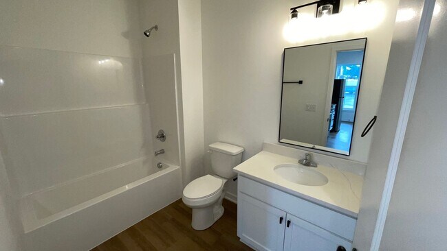 Foto del interior - Forest Ave Townhomes