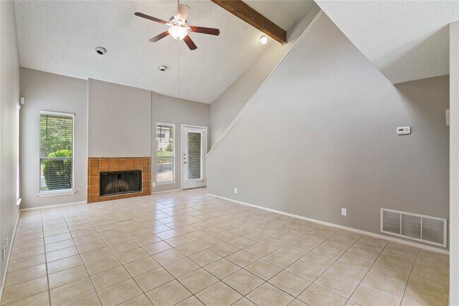 Building Photo - 8005 Hood Cir