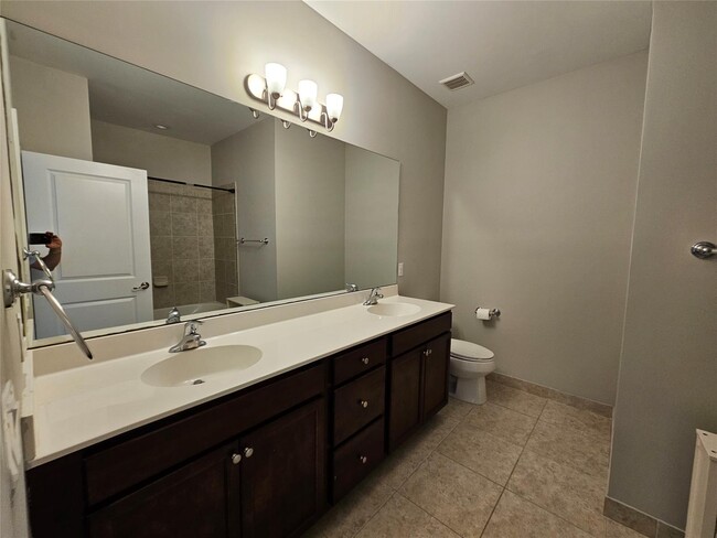 Building Photo - 9108 Kingsmoor Way