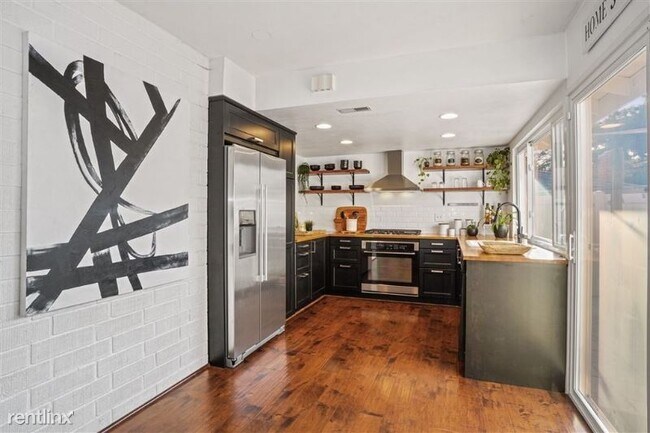 Foto del edificio - 3 br, 2 bath Townhome - 470 South Ave