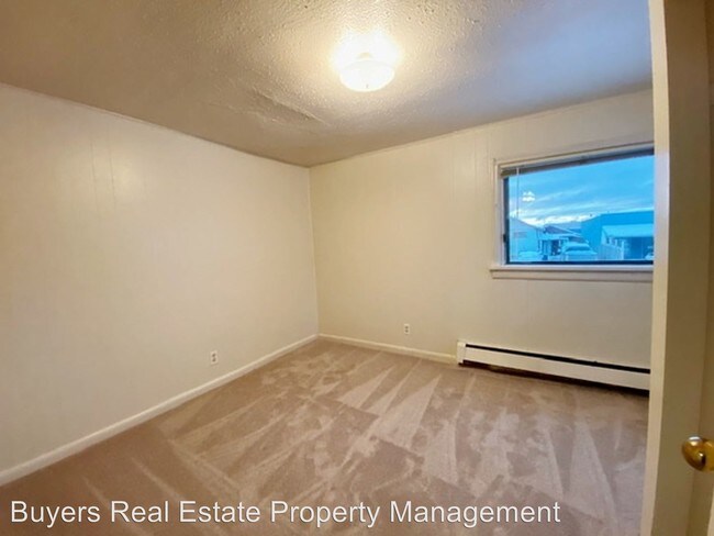 Building Photo - 1335 Hyder St