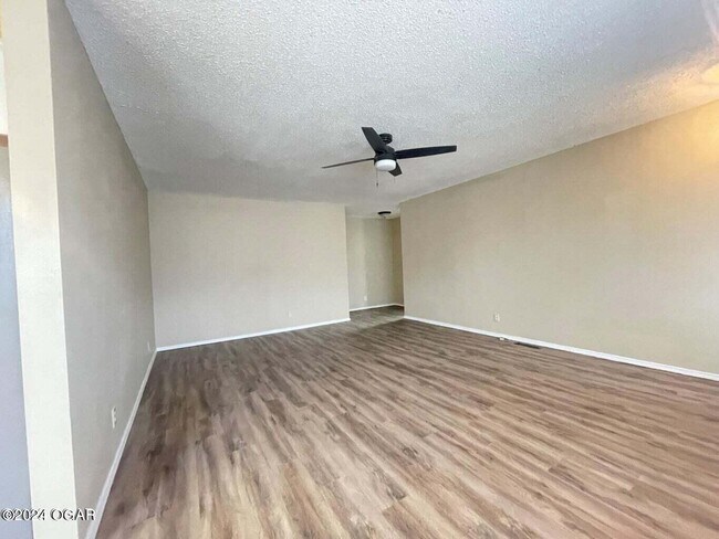 Foto del edificio - 3320 S Moffet Ave