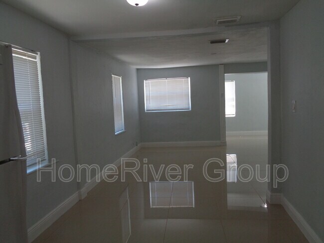Foto del edificio - 500 NW 9th Ave