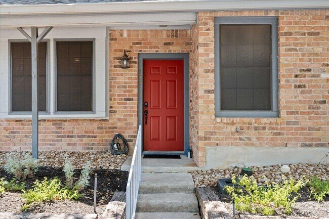 Building Photo - 1411 Gracy Farms Ln