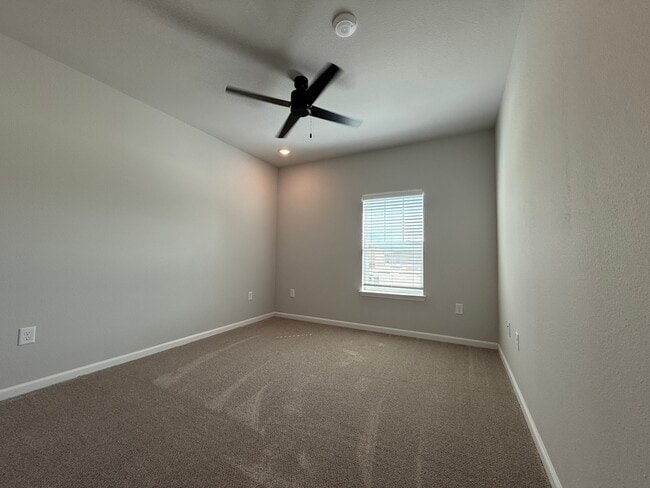 Building Photo - 195 Parkers Pond Path