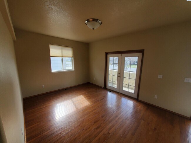 Foto del edificio - 8115 Hudson Dr