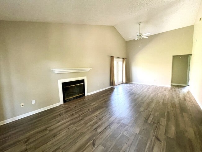 Building Photo - Cute 3 bedroom/2 bath house for rent-West ...