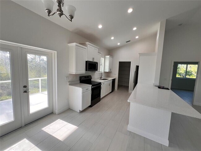 Building Photo - 7493 Wycliff Dr