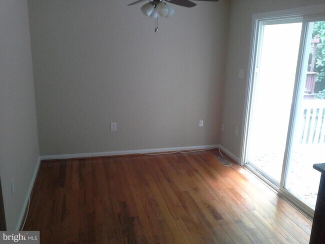Building Photo - 15354 Inlet Pl