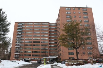 Building Photo - 31 Woodland St