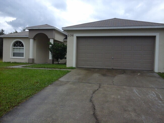 Building Photo - 3 Bedroom Home