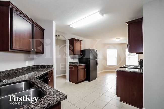 Building Photo - 21219 Slate Bend Dr