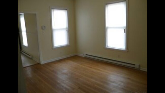 Building Photo - 11 Aetna Pl