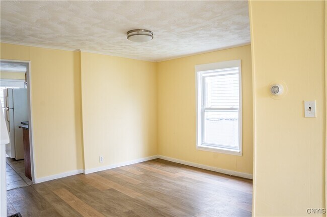 Building Photo - 122 S Bellinger St