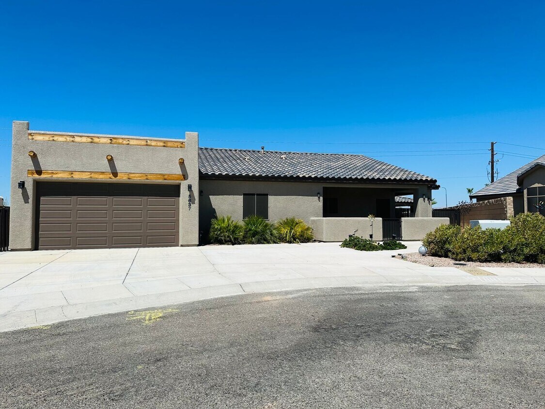 Primary Photo - FULL OR SHORT TIME RENTAL 2BD/2BA Fully Fu...