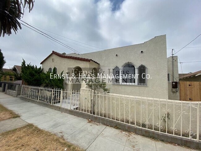 Building Photo - Beautiful 2 Bedroom 1 Bath Home in Long Be...