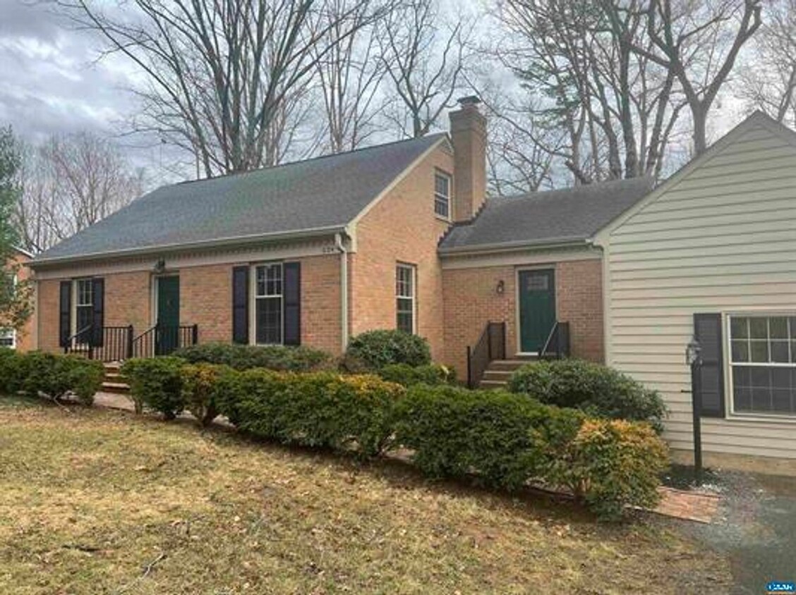 Primary Photo - Beautifully renovated Westmoreland home!