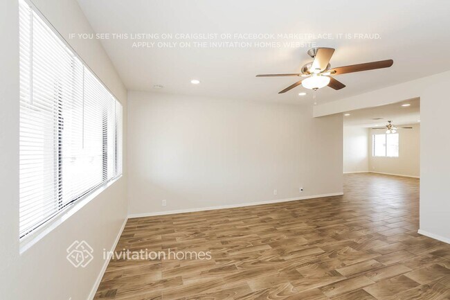 Foto del edificio - 7438 W Carol Ave