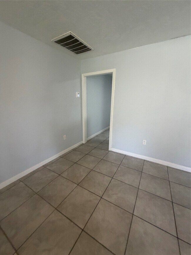 Foto del edificio - 5047 Nassau Rd