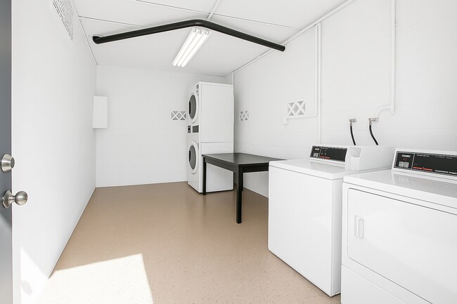 Foto del edificio - 14112 Yukon Ave